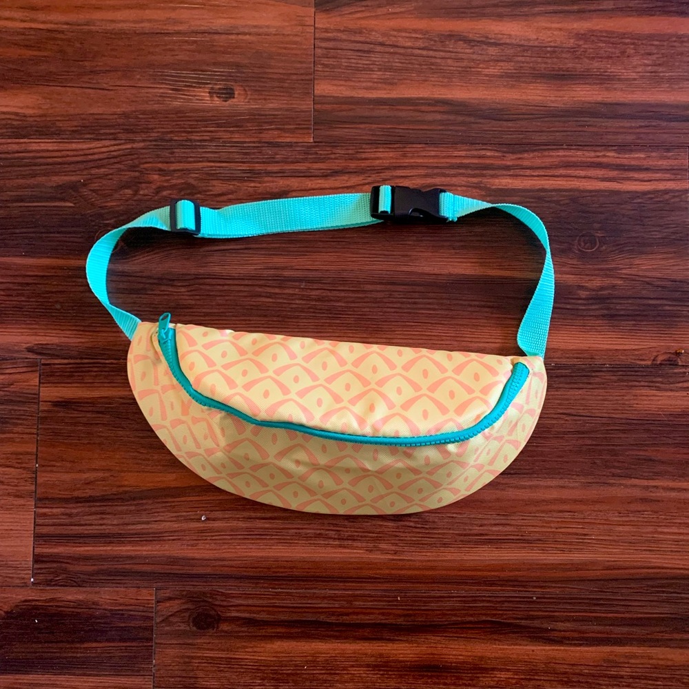 Pineapple Cooler Fanny Pack! 🍍